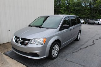 Used 2020 Dodge Grand Caravan SE w/ UConnect Hands-Free Group image 1