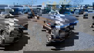 Used 2019 Hyundai Santa Fe SE image 1