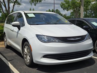 Used 2017 Chrysler Pacifica Touring w/ Tire & Wheel Group image 1