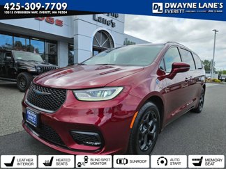 Used 2021 Chrysler Pacifica Limited w/ Uconnect Theater Family Group image 1