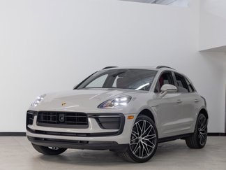 New 2025 Porsche Macan image 1
