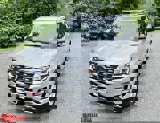 Used 2017 Ford Explorer XLT image 1