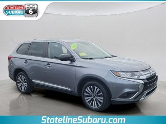 Used 2020 Mitsubishi Outlander SE image 1