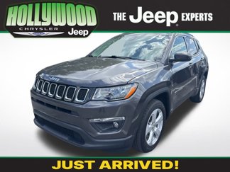 Used 2021 Jeep Compass Latitude image 1