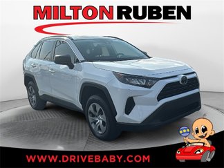 Used 2020 Toyota RAV4 LE image 1