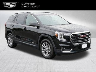 Used 2024 GMC Terrain SLT image 1