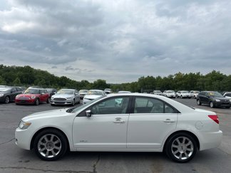 Used 2008 Lincoln MKZ image 1