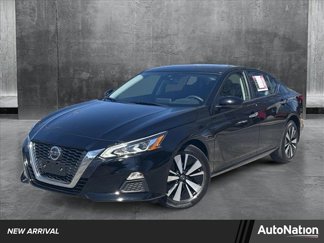 Used 2022 Nissan Altima 2.5 SV w/ SV Premium Package image 1