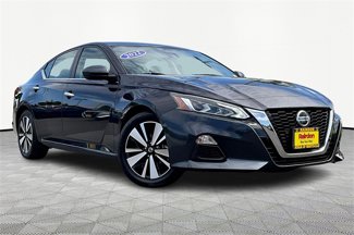 Used 2022 Nissan Altima 2.5 SV image 1