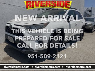 Used 2019 Toyota RAV4 LE image 1