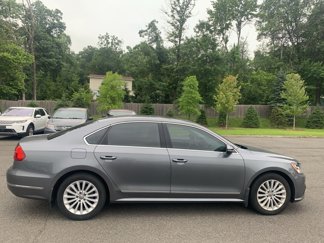 Used 2016 Volkswagen Passat 1.8T SE image 1