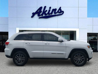 Used 2018 Jeep Grand Cherokee Laredo image 1