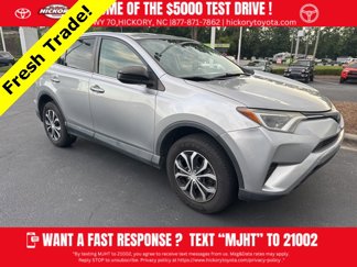 Used 2018 Toyota RAV4 LE image 1