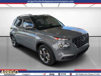 Used 2022 Hyundai Venue SEL image 1
