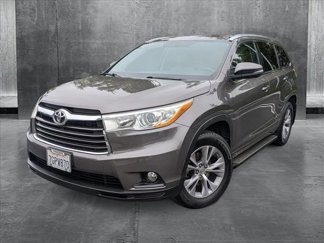 Used 2014 Toyota Highlander XLE image 1
