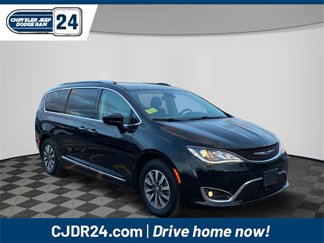 Used 2020 Chrysler Pacifica Touring-L Plus w/ Advanced Safetytec Group image 1