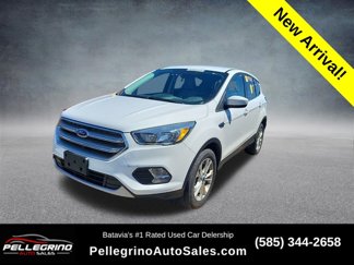 Used 2017 Ford Escape SE w/ SE Cold Weather Package image 1