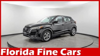 Used 2022 Nissan Kicks S image 1