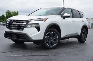 Used 2024 Nissan Rogue SV image 1