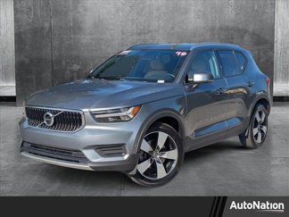 Used 2019 Volvo XC40 T5 Momentum image 1
