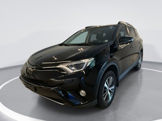 Used 2018 Toyota RAV4 XLE image 1