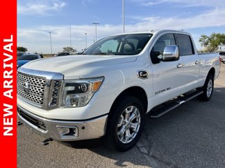 Used 2016 Nissan Titan SL image 1