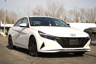 Used 2023 Hyundai Elantra SEL image 1