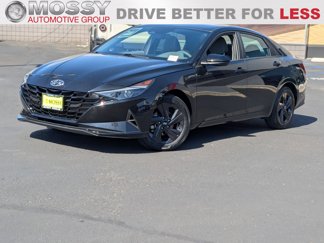 Used 2023 Hyundai Elantra SEL image 1