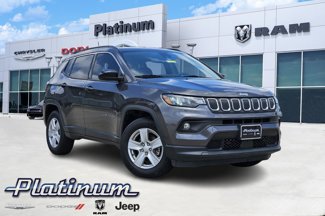 Used 2022 Jeep Compass Latitude image 1