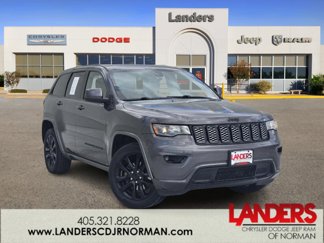 Used 2017 Jeep Grand Cherokee Altitude image 1