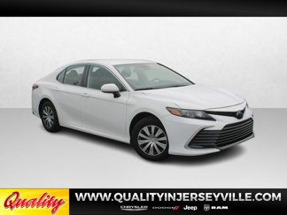 Used 2022 Toyota Camry LE image 1