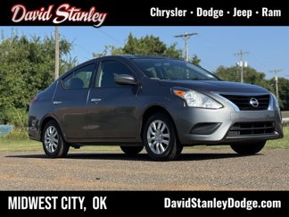 Used 2017 Nissan Versa SV image 1
