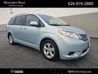 Used 2015 Toyota Sienna LE image 1