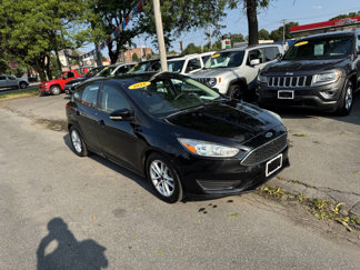 Used 2016 Ford Focus SE image 1