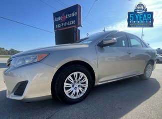 Used 2013 Toyota Camry LE image 1