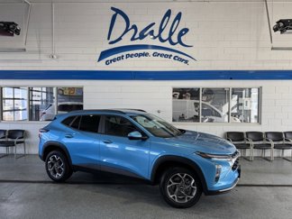Used 2025 Chevrolet Trax LT w/ Driver Confidence Package image 1