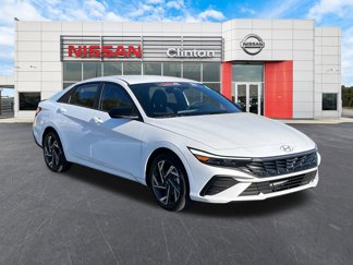 Used 2025 Hyundai Elantra Sport image 1