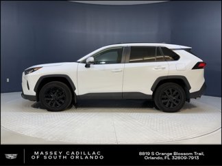 Used 2020 Toyota RAV4 LE image 1