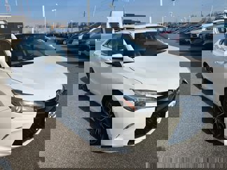 Used 2016 Toyota Camry image 1