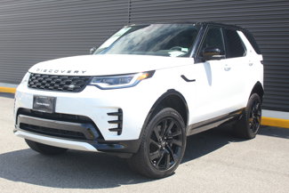 Used 2024 Land Rover Discovery Dynamic SE image 1