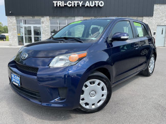 Used 2013 Scion xD image 1