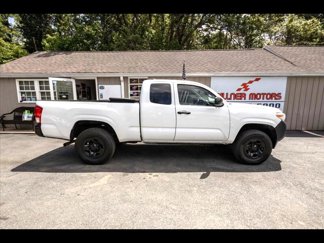 Used 2017 Toyota Tacoma SR5 image 1