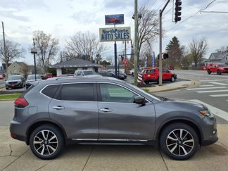 Used 2017 Nissan Rogue AWD image 1