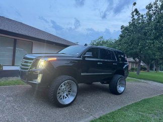 Used 2016 Cadillac Escalade Luxury image 1