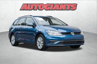 Used 2018 Volkswagen Golf S image 1