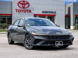 Used 2024 Hyundai Elantra SEL image 1