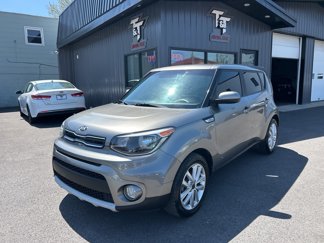 Used 2019 Kia Soul + image 1