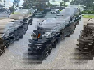 Used 2020 Jeep Grand Cherokee Laredo image 1