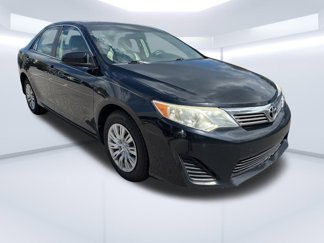 Used 2013 Toyota Camry LE image 1