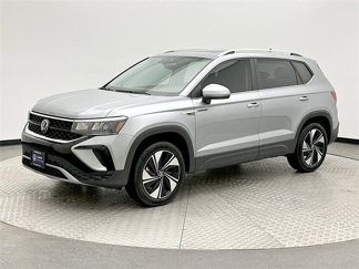 Certified 2024 Volkswagen Taos SE image 1